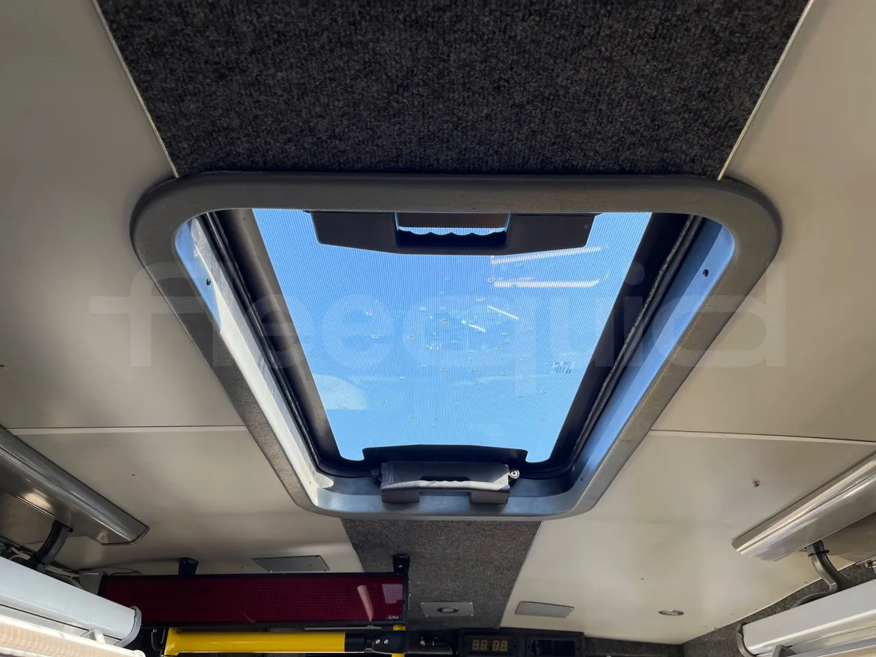 Kutsenits IC HNF-1 - EUR5 - 125kW -8.5m - roof hatch 1