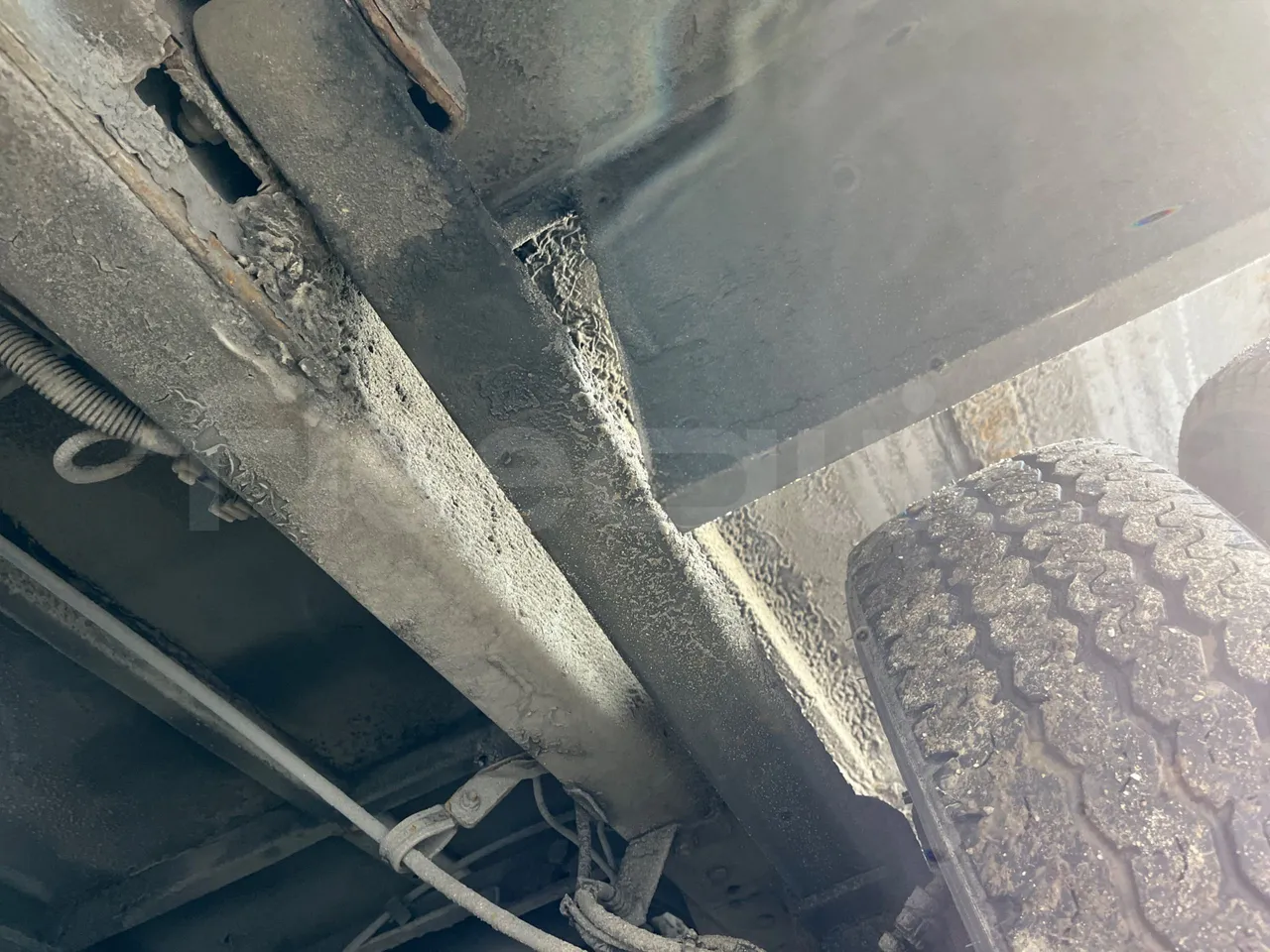 Kutsenits IC HNF-1 - EUR5 - 125kW -8.5m - axel 3 leaf spring left