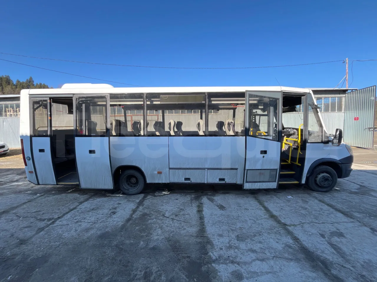 Kutsenits IC HNF-1 - EUR5 - 125kW -8.5m - right side doors open