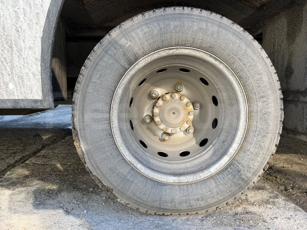 Kutsenits IC HNF-1 - EUR5 - 125kW -8.5m - rear left tire photo