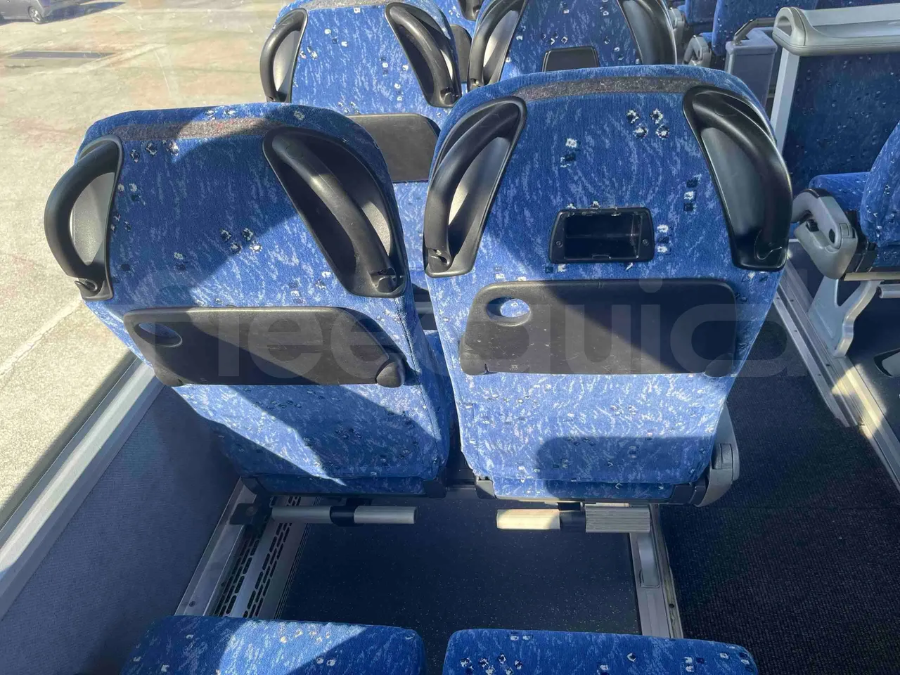 Neoplan 1122/3 L - Euro3 - 390kW - 13.790mt - mesh detail photo