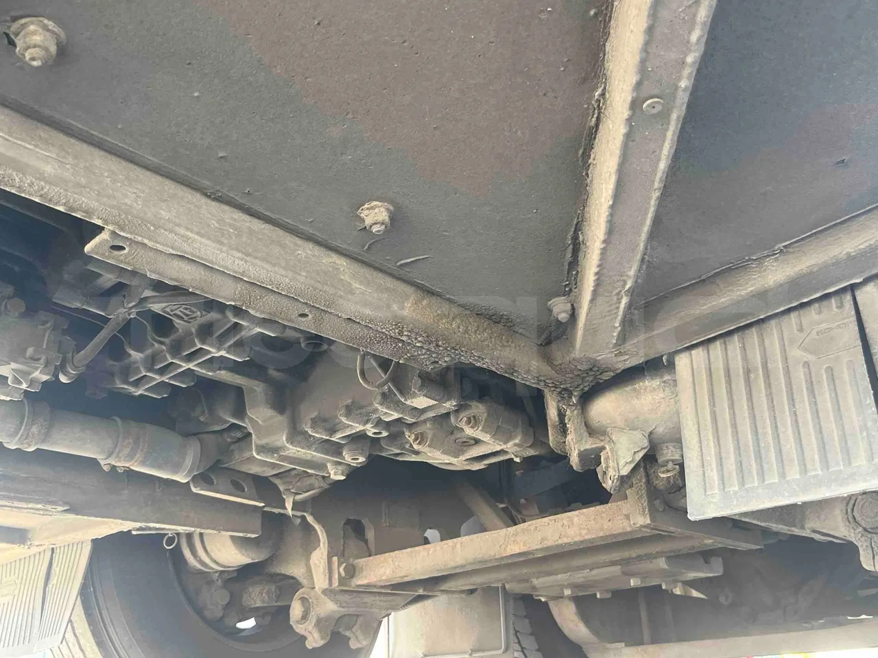 Neoplan 1122/3 L - Euro3 - 390kW - 13.790mt - driveshaft photo