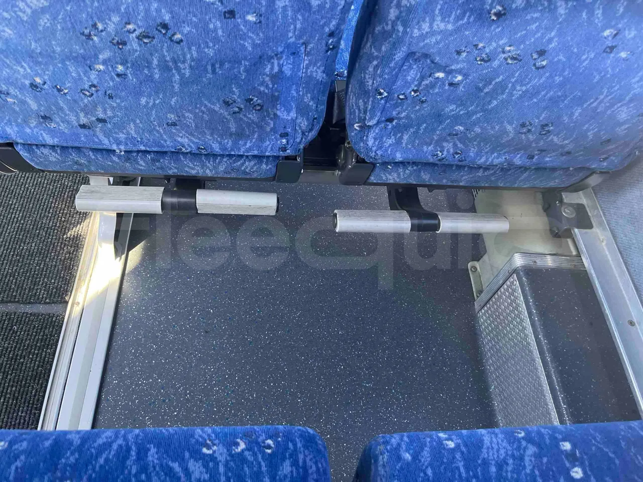 Neoplan 1122/3 L - Euro3 - 390kW - 13.790mt - footrest detail photo