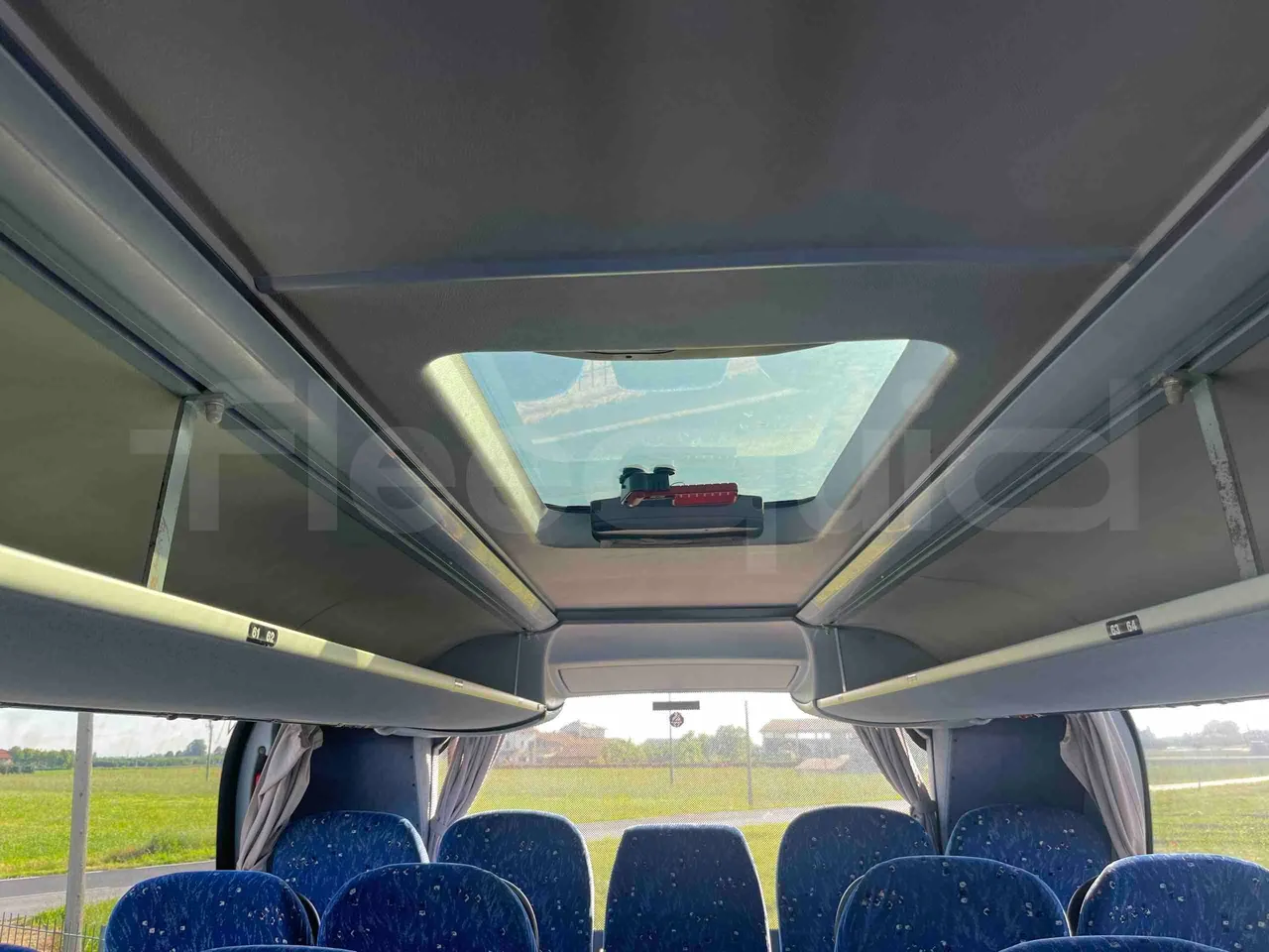 Neoplan 1122/3 L - Euro3 - 390kW - 13.790mt - roof hatch 1