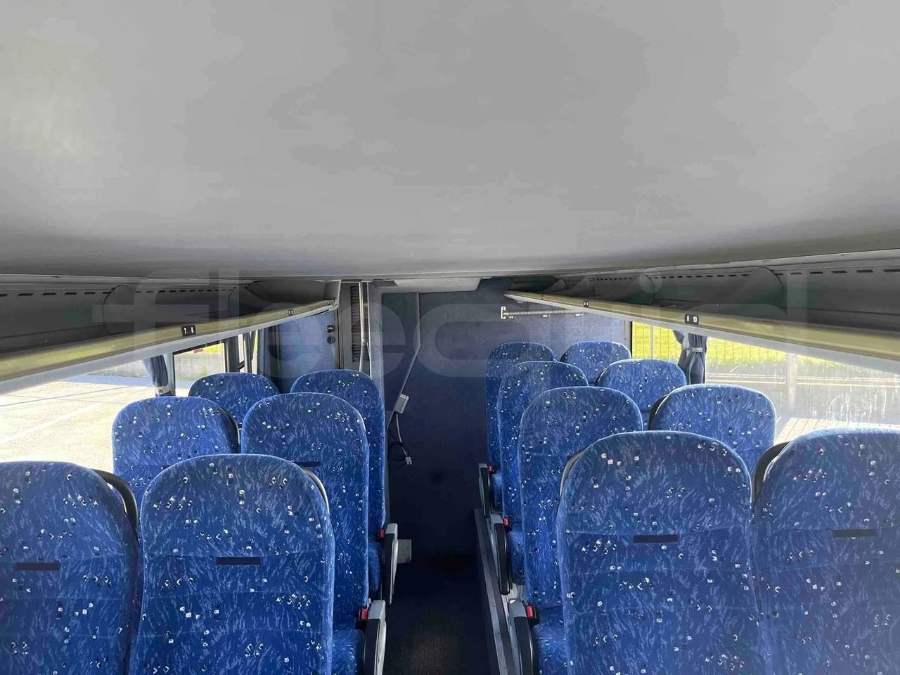 Neoplan 1122/3 L - Euro3 - 390kW - 13.790mt - overhead compartments photo