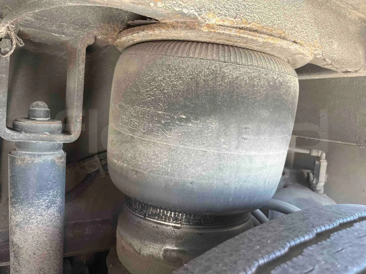 Neoplan 1122/3 L - Euro3 - 390kW - 13.790mt - axle 3 air springs 1 left