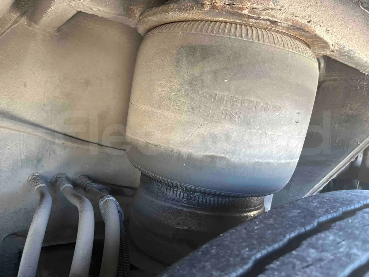 Neoplan 1122/3 L - Euro3 - 390kW - 13.790mt - axle 3 air springs 1 right