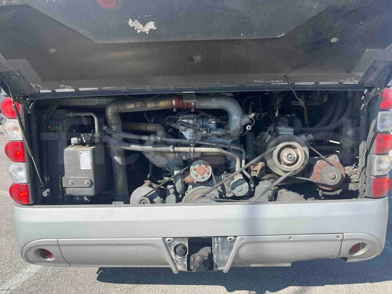Neoplan 1122/3 L - Euro3 - 390kW - 13.790mt - rear hatch open