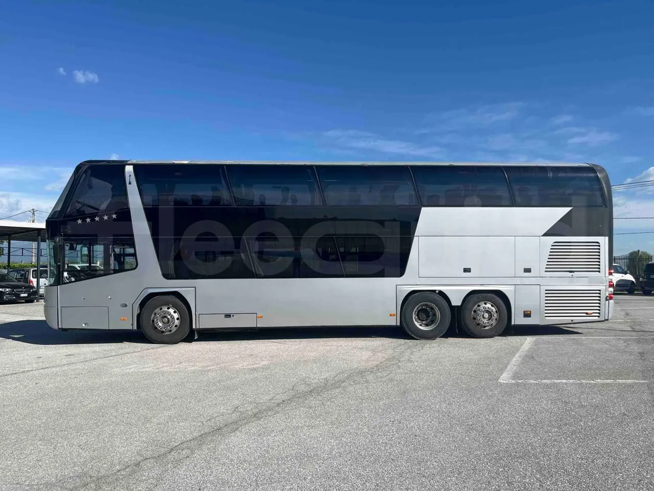 Neoplan 1122/3 L - Euro3 - 390kW - 13.790mt - left side photo