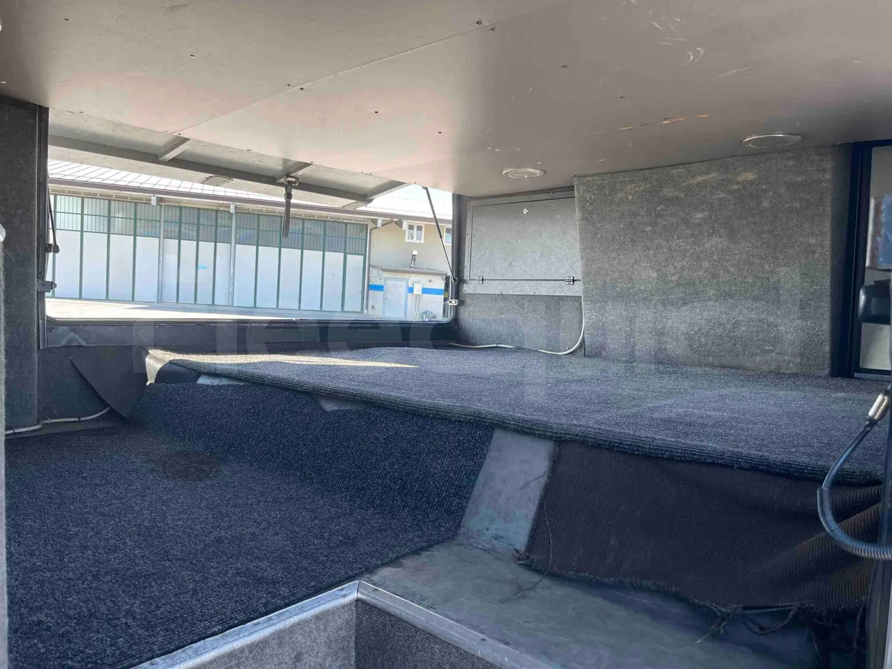 Neoplan 1122/3 L - Euro3 - 390kW - 13.790mt - under carpet photo