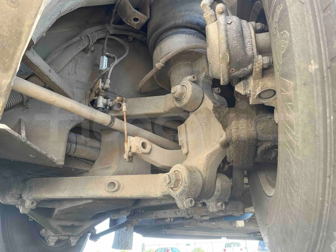 Neoplan 1122/3 L - Euro3 - 390kW - 13.790mt - front axle left side