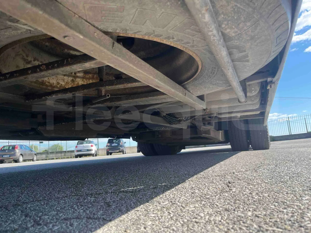 Neoplan 1122/3 L - Euro3 - 390kW - 13.790mt - central undercarriage photo
