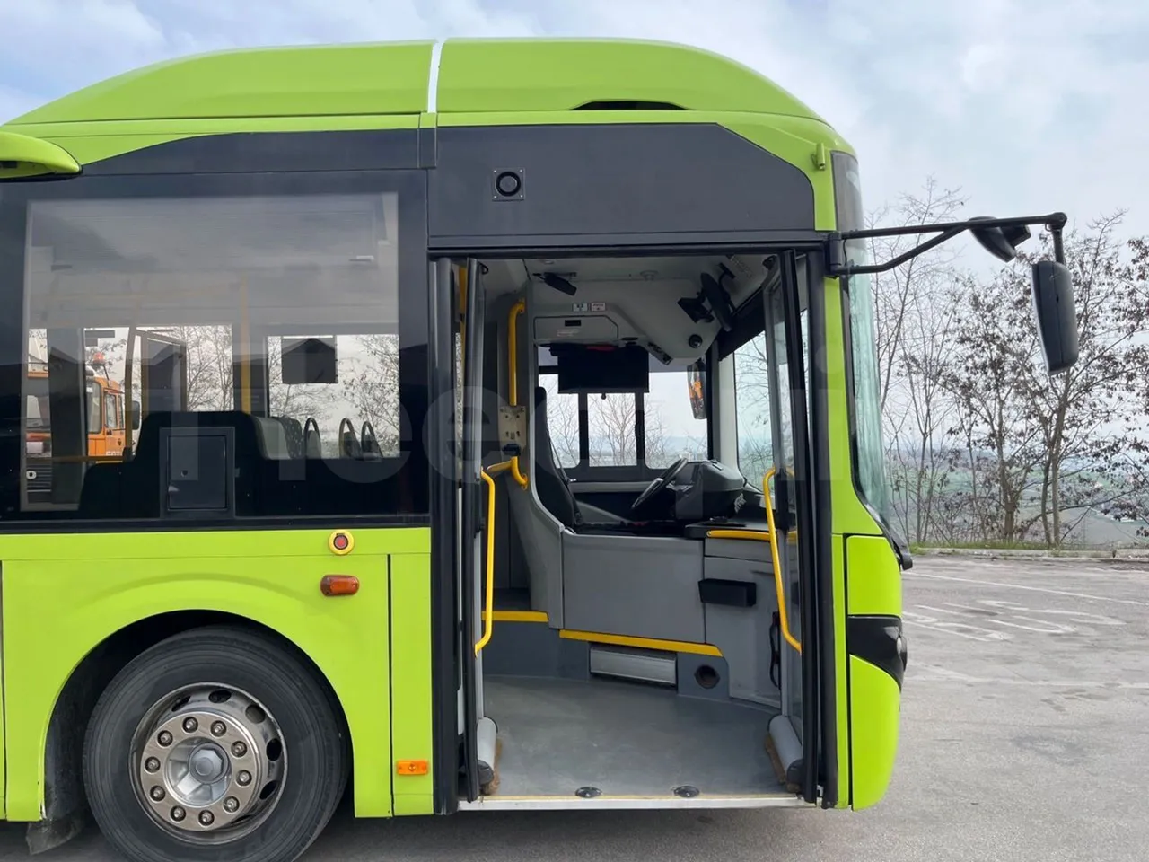 Volvo B4SC 7900  - Euro6 - 177kW - 12.134mt - front door 1 open