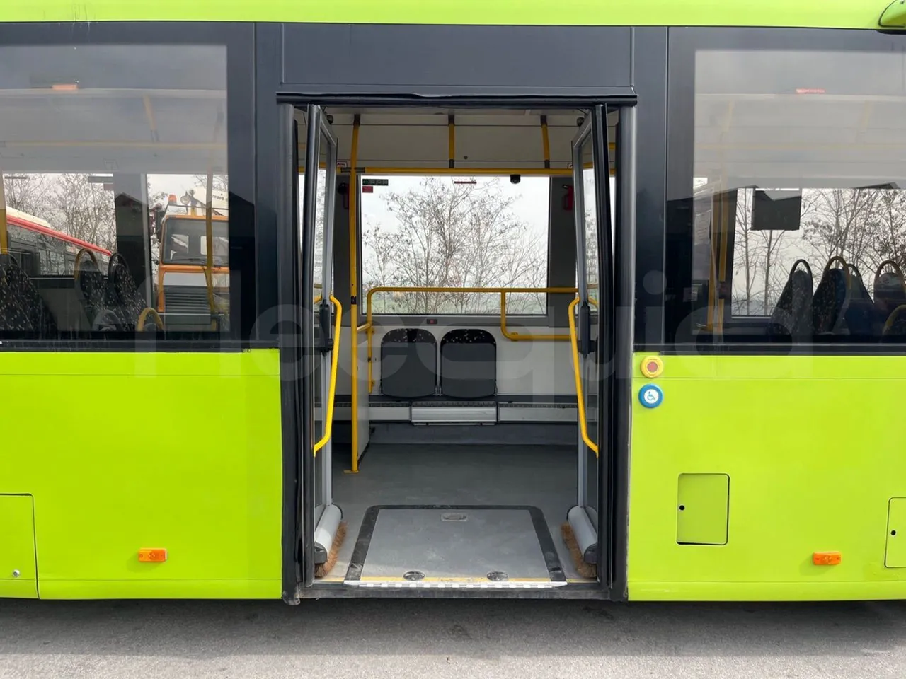 Volvo B4SC 7900  - Euro6 - 177kW - 12.134mt - front door 2 open