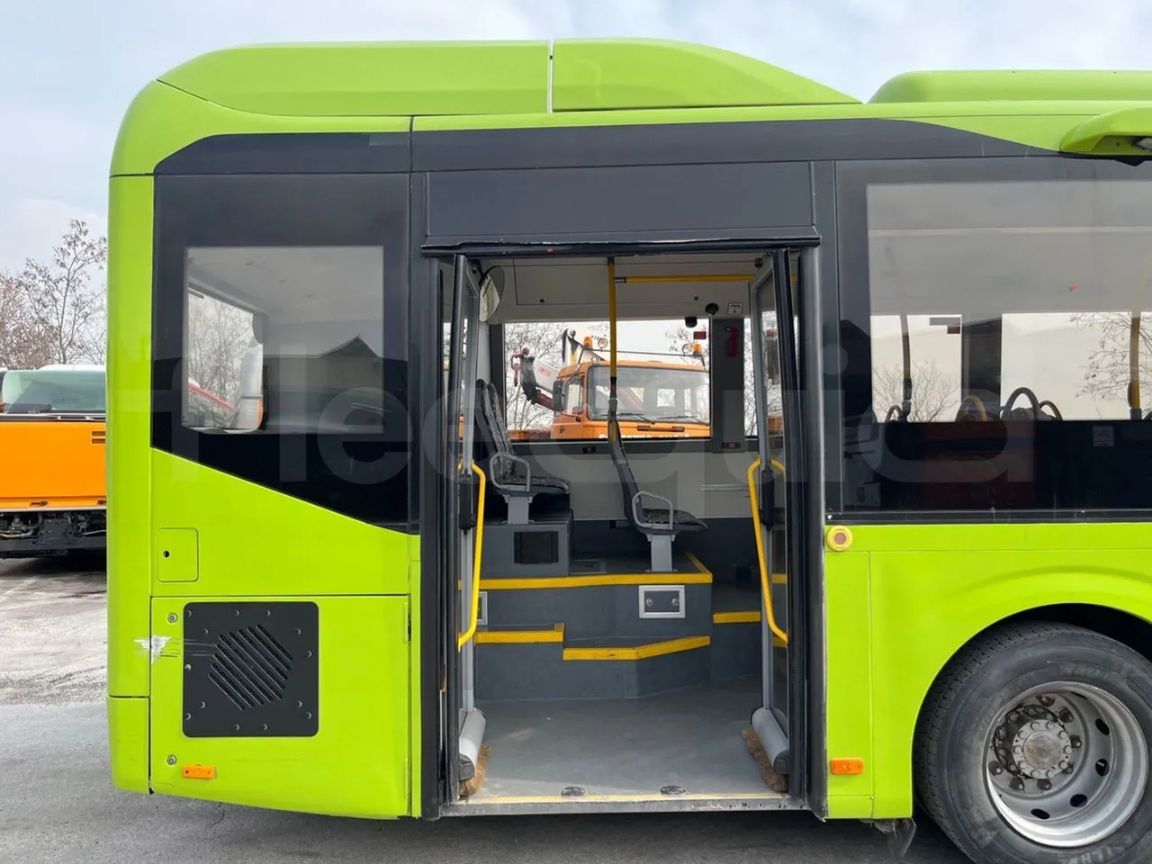 Volvo B4SC 7900  - Euro6 - 177kW - 12.134mt - front door 3 open