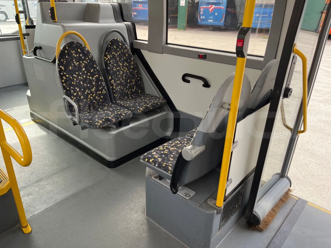Volvo B4SC 7900  - Euro6 - 177kW - 12.134mt - armrest detail photo