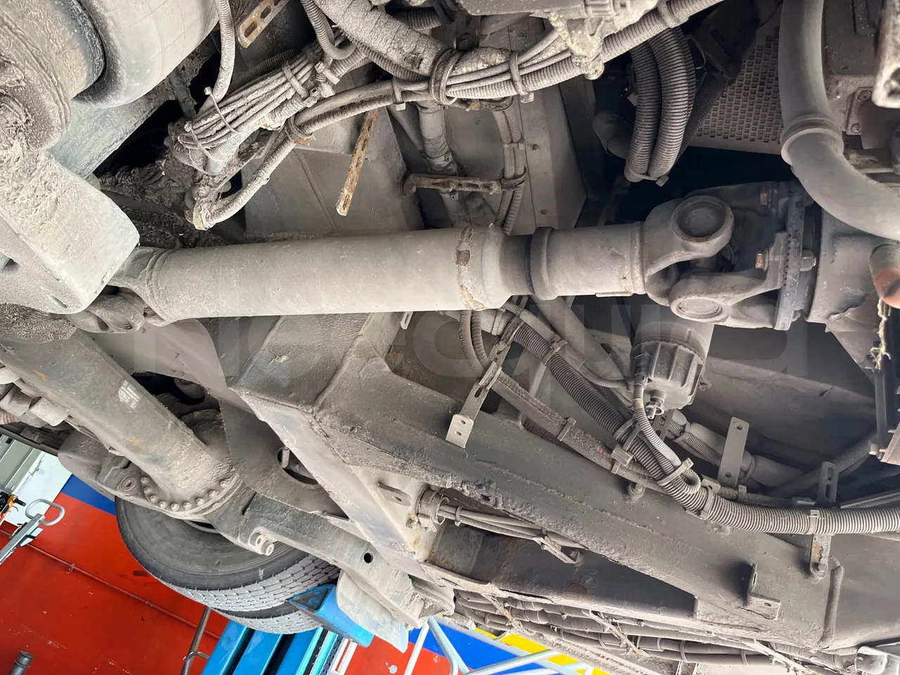 Volvo B4SC 7900  - Euro6 - 177kW - 12.134mt - driveshaft photo