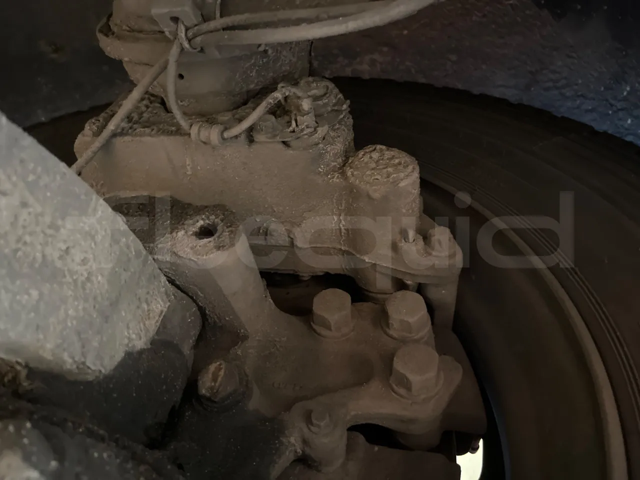 Volvo B4SC 7900  - Euro6 - 177kW - 12.134mt - front brake calipers right