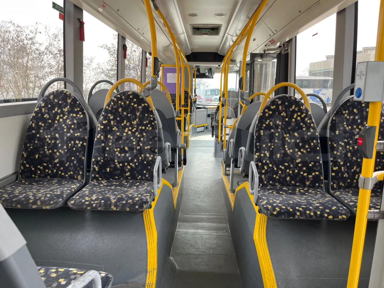 Volvo B4SC 7900  - Euro6 - 177kW - 12.134mt - forward view all seats last row height