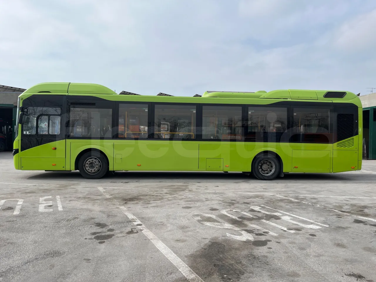 Volvo B4SC 7900  - Euro6 - 177kW - 12.134mt - left side photo