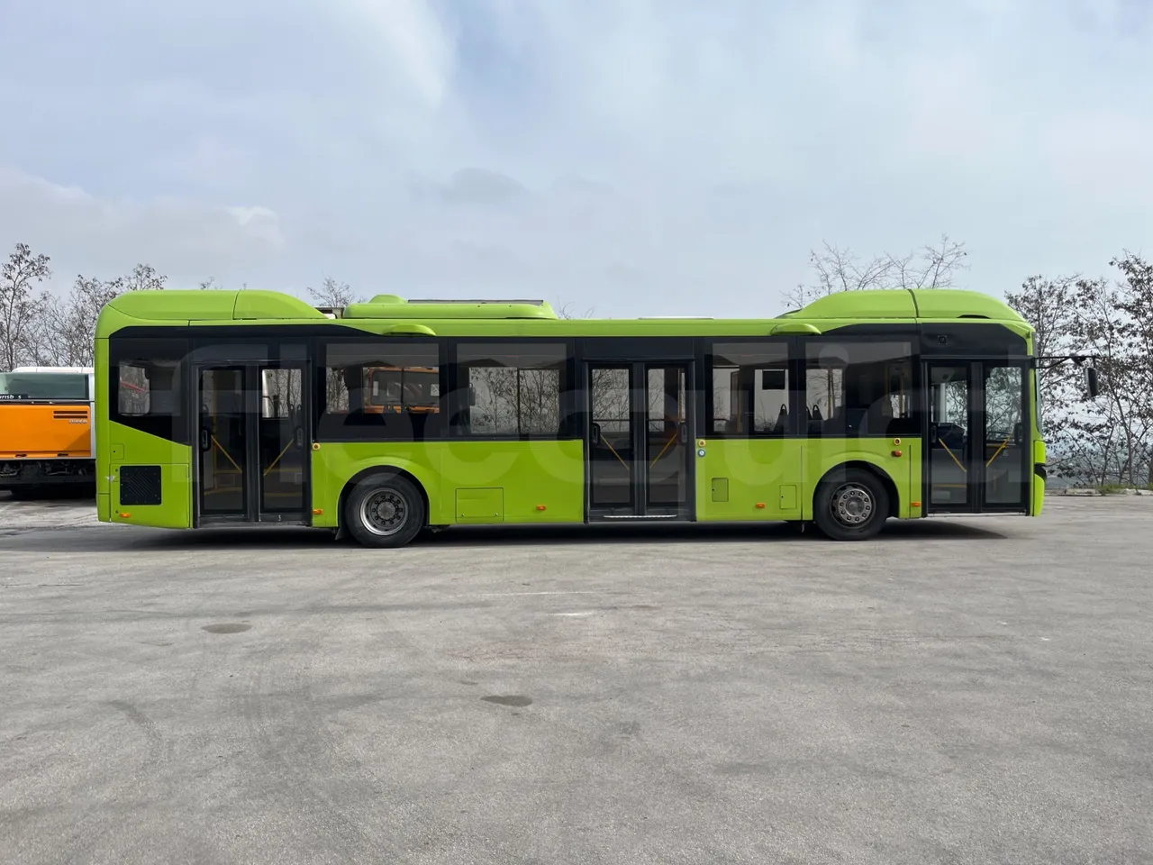 Volvo B4SC 7900  - Euro6 - 177kW - 12.134mt - right side doors closed
