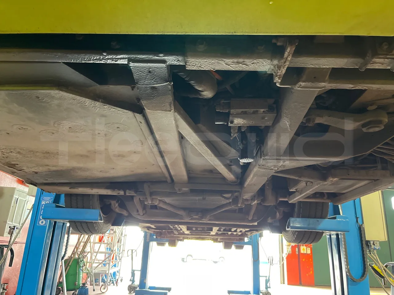 Volvo B4SC 7900  - Euro6 - 177kW - 12.134mt - front undercarriage from front