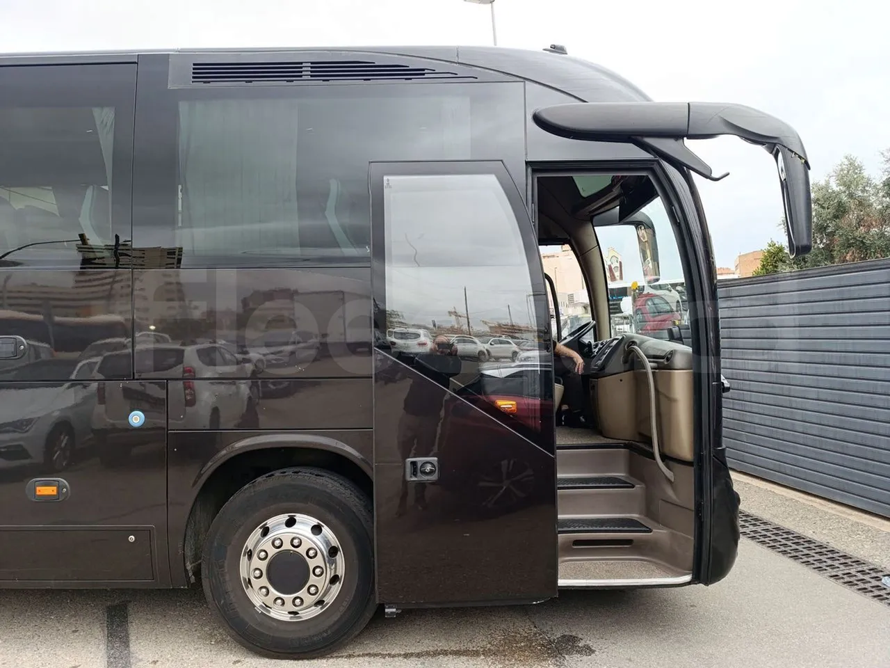Iveco Magelys SFR2XX QC M8CU - Euro6 - 294Kw - 12,830mt - front door 1 open