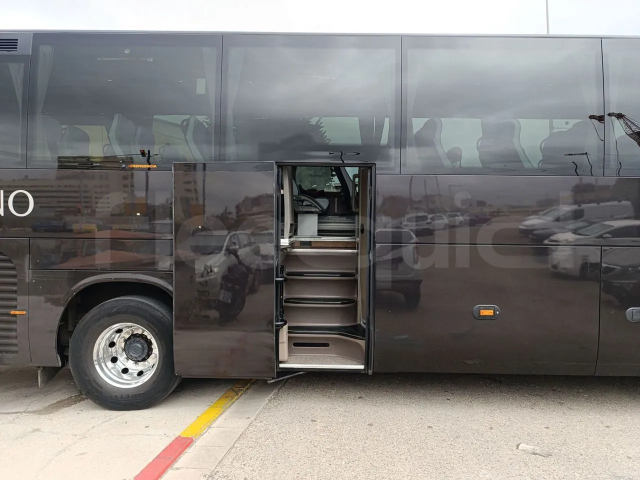 Iveco Magelys SFR2XX QC M8CU - Euro6 - 294Kw - 12,830mt - front door 2 open