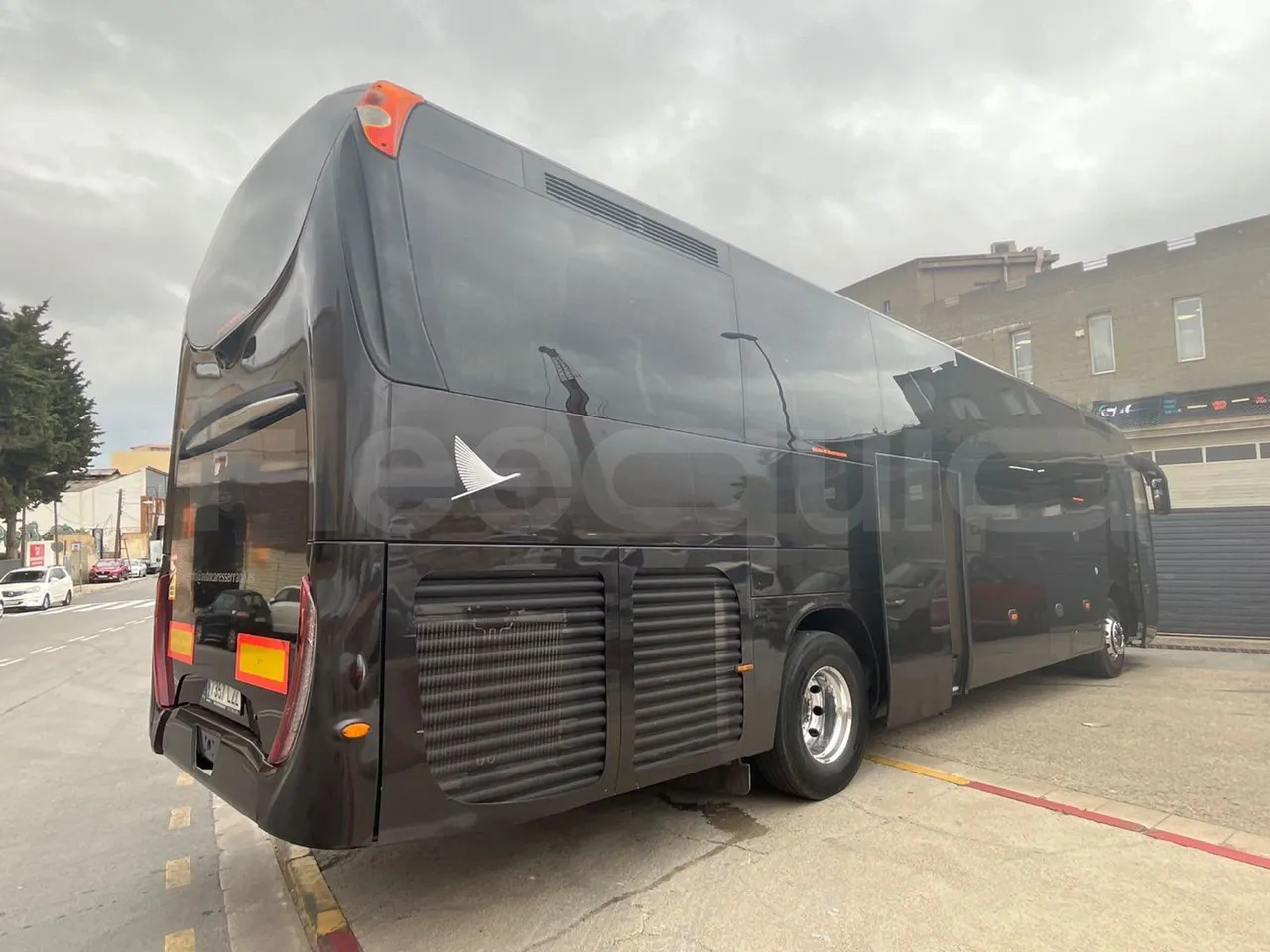 Iveco Magelys SFR2XX QC M8CU - Euro6 - 294Kw - 12,830mt - 3/4 right rear doors open