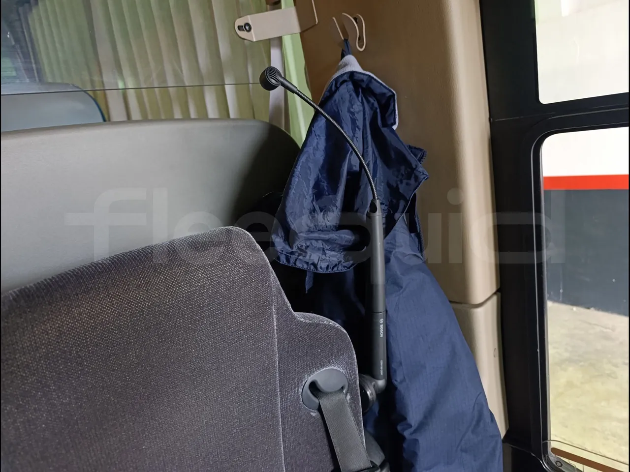 Iveco Magelys SFR2XX QC M8CU - Euro6 - 294Kw - 12,830mt - driver microphone accessories photo