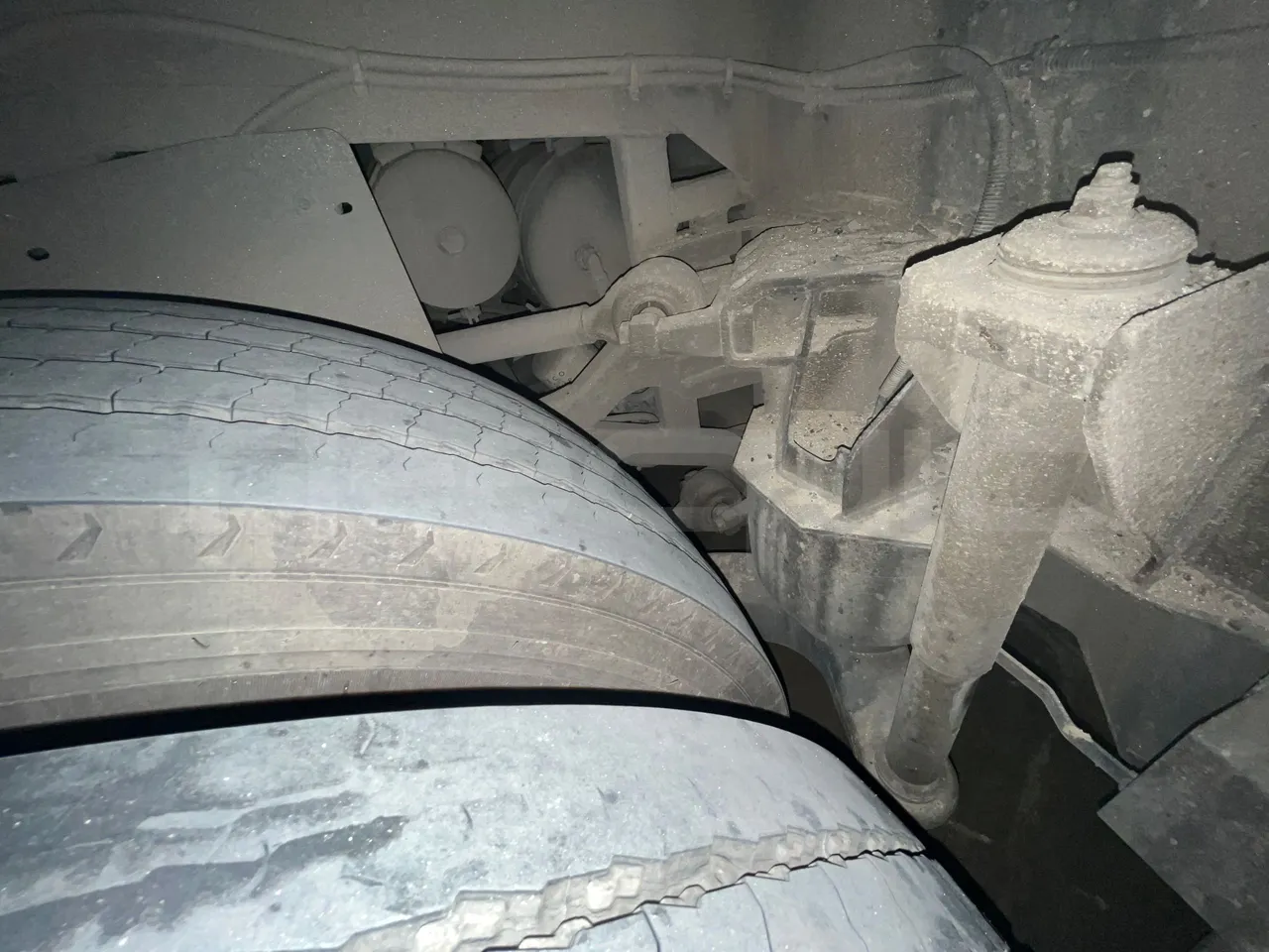 Iveco Magelys SFR2XX QC M8CU - Euro6 - 294Kw - 12,830mt - axel 2 air springs 1 right