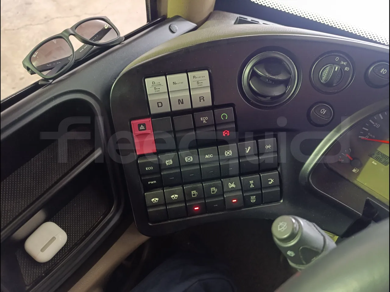 Iveco Magelys SFR2XX QC M8CU - Euro6 - 294Kw - 12,830mt - onboard devices 2