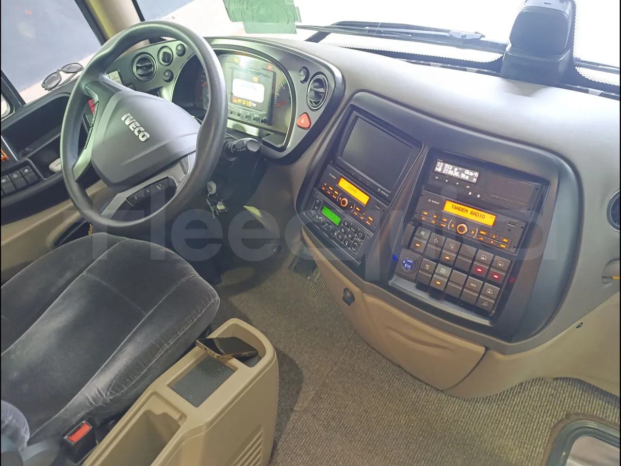 Iveco Magelys SFR2XX QC M8CU - Euro6 - 294Kw - 12,830mt - buttons panels on