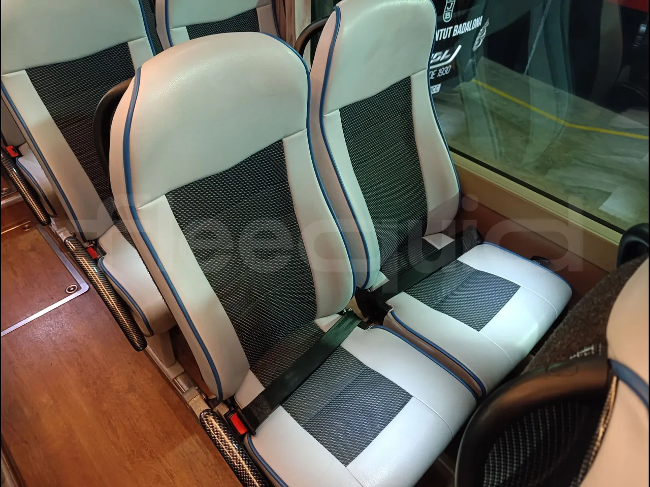 Iveco Magelys SFR2XX QC M8CU - Euro6 - 294Kw - 12,830mt - central seat safety belt