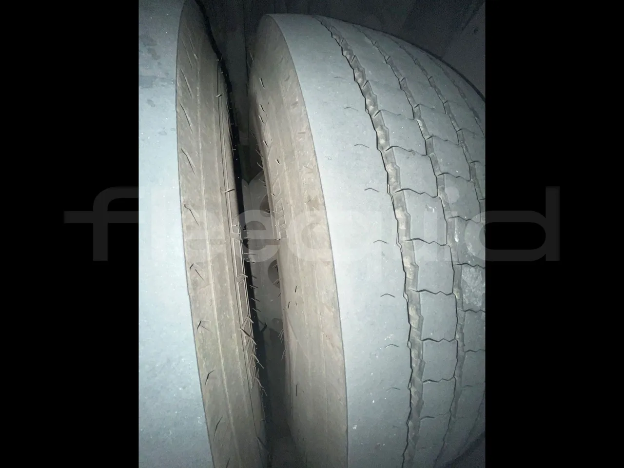 Iveco Magelys SFR2XX QC M8CU - Euro6 - 294Kw - 12,830mt - axle 2 discs left