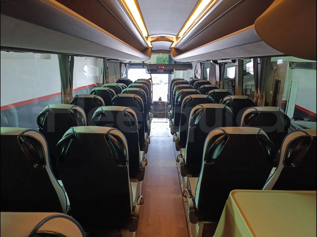 Iveco Magelys SFR2XX QC M8CU - Euro6 - 294Kw - 12,830mt - forward view middle aisle