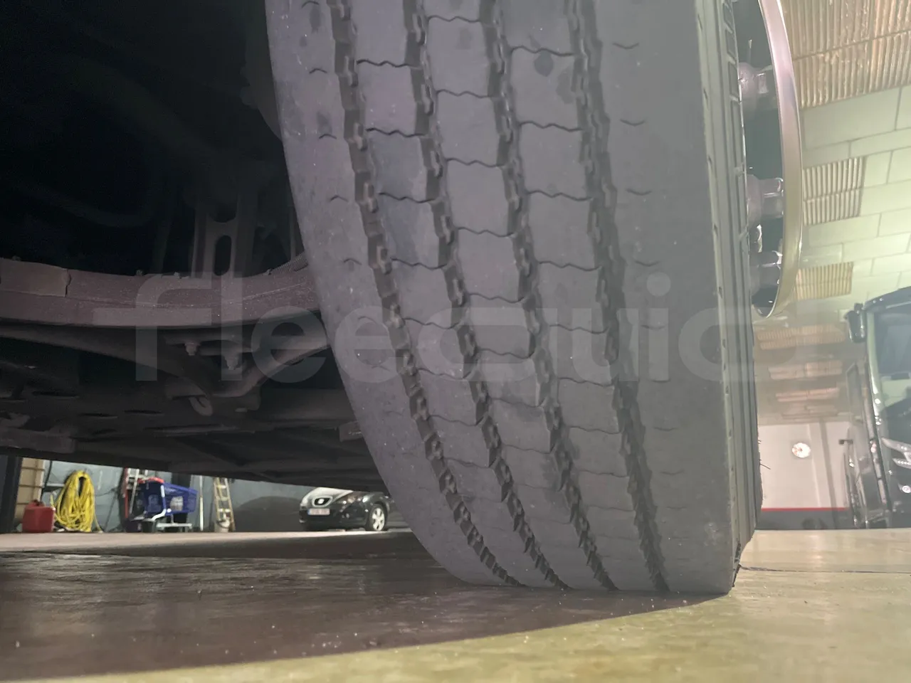 Iveco Magelys SFR2XX QC M8CU - Euro6 - 294Kw - 12,830mt - tread condition front tires left