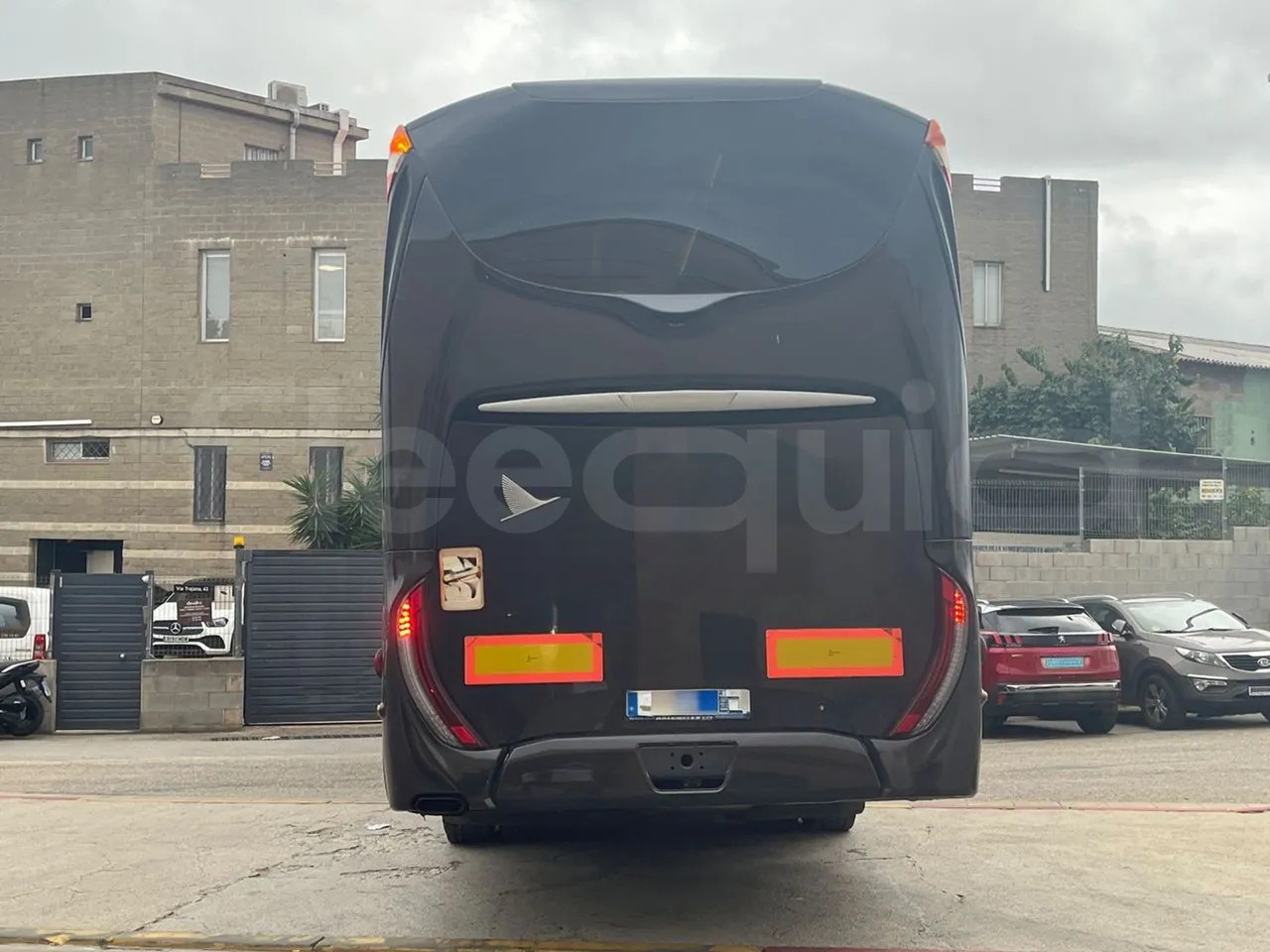 Iveco Magelys SFR2XX QC M8CU - Euro6 - 294Kw - 12,830mt - rear hatch closed