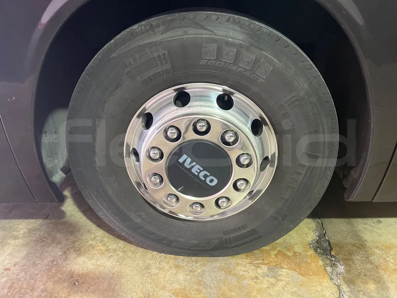 Iveco Magelys SFR2XX QC M8CU - Euro6 - 294Kw - 12,830mt - front left tire measurements