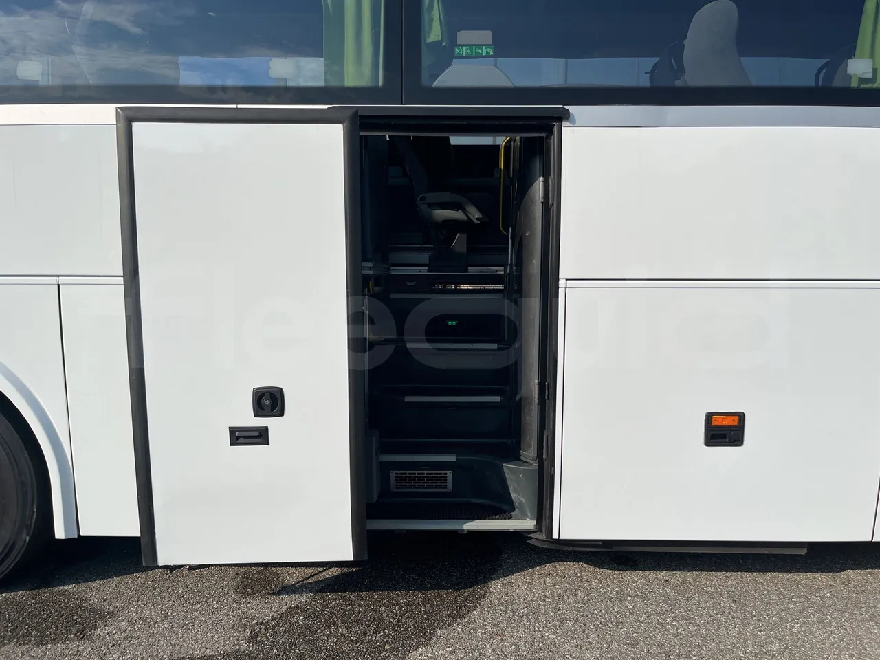 Temsa Safari - Second Door Open