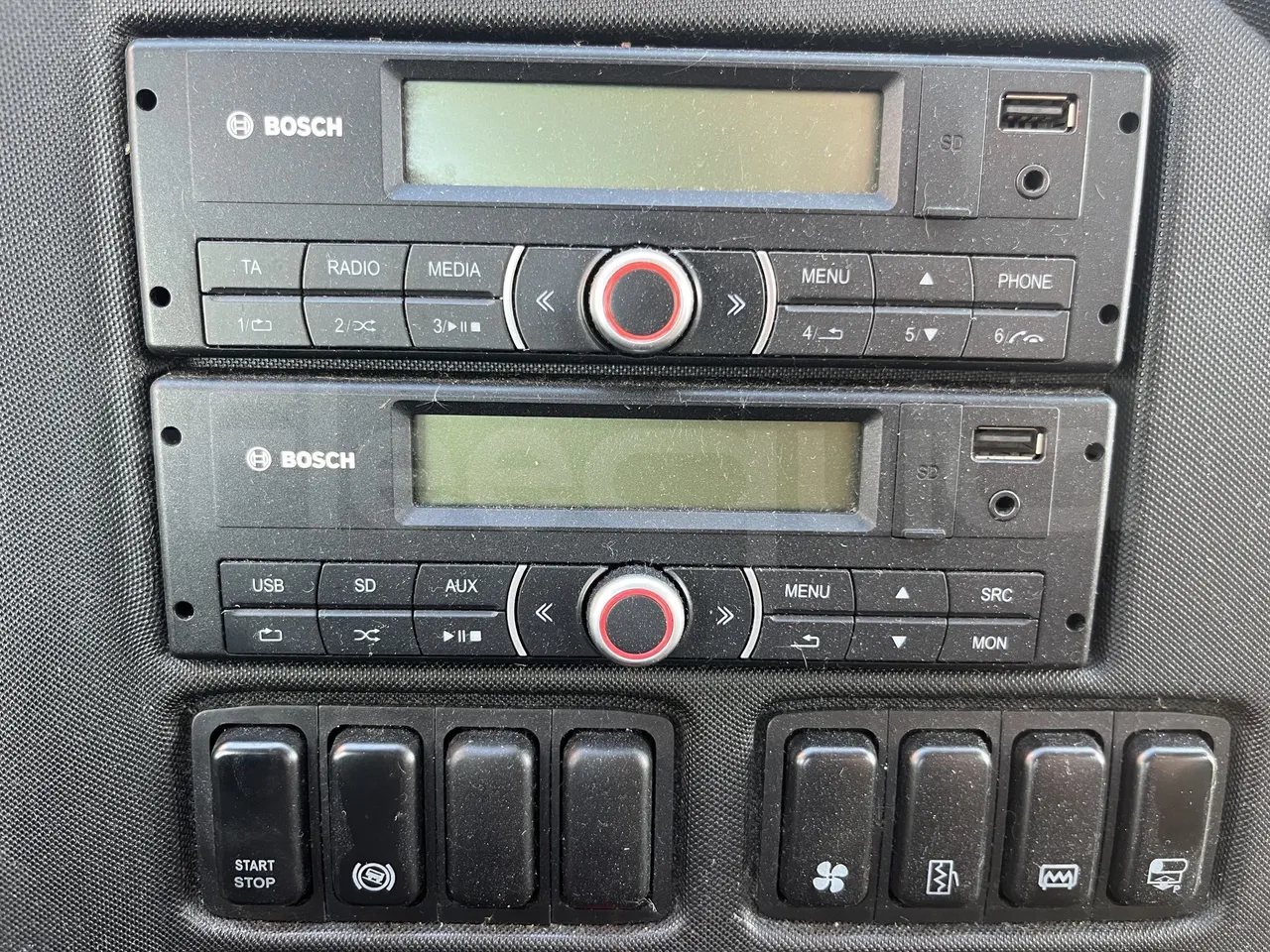 Temsa Safari - Radio
