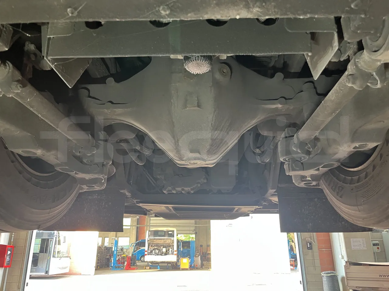 Temsa Safari - Second Axle Central