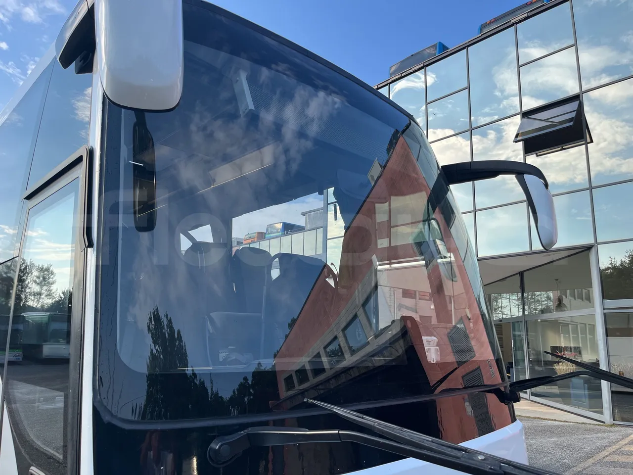 Temsa Safari - Windscreen From Right Side