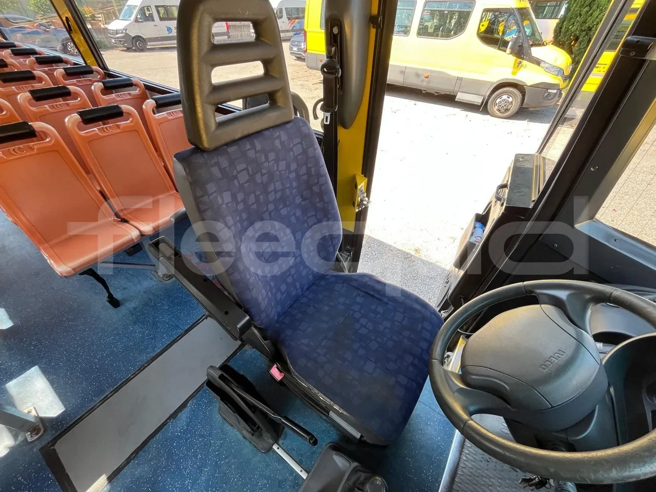 Iveco Cacciamali 65C/ Euro 3 - 122 Kw - 7,990 Mt - driver microphone accessories photo