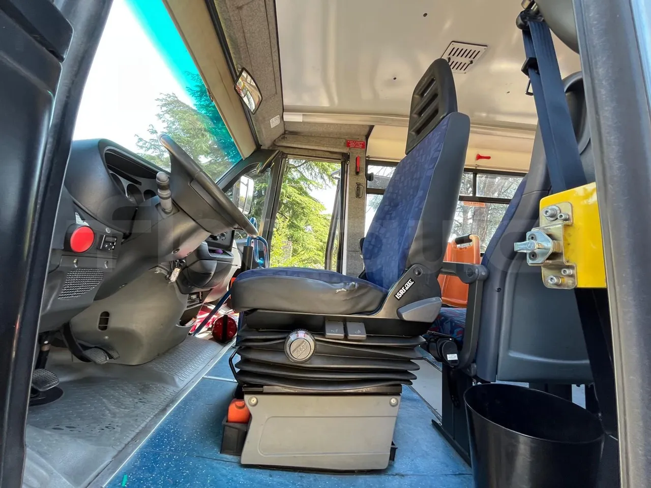 Iveco Cacciamali 65C/ Euro 3 - 122 Kw - 7,990 Mt - hostes microphone accessories photo