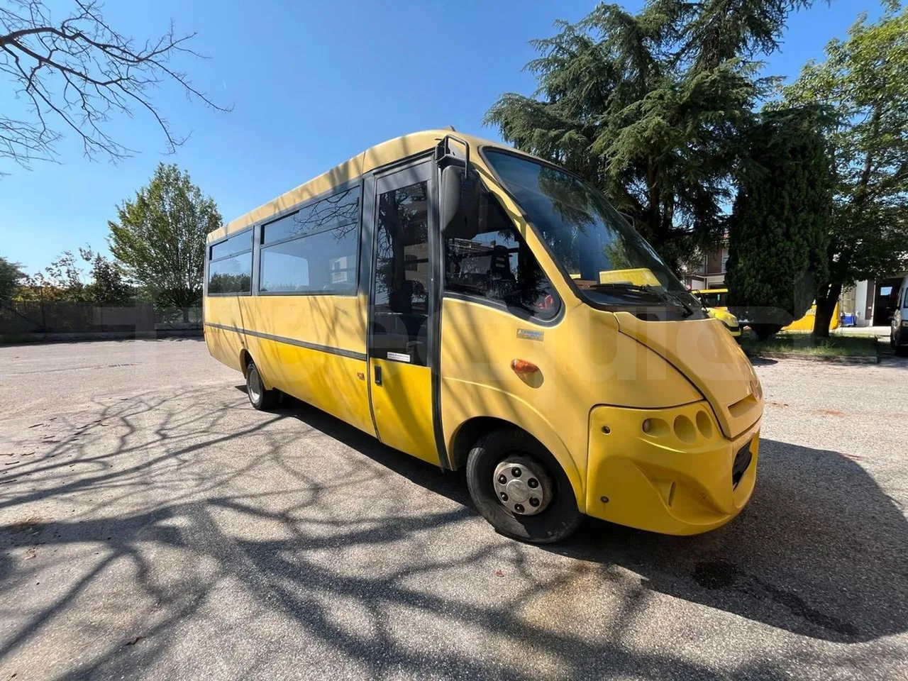 Iveco Cacciamali 65C/ Euro 3 - 122 Kw - 7,990 Mt - Base cover photo