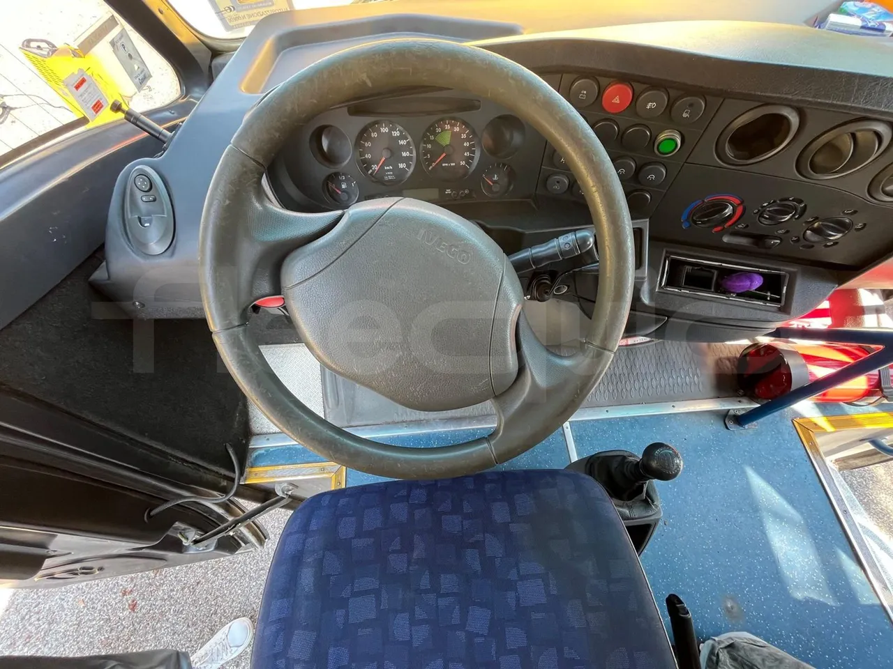 Iveco Cacciamali 65C/ Euro 3 - 122 Kw - 7,990 Mt - driver's seat photo (mandatory for bus to scrap)