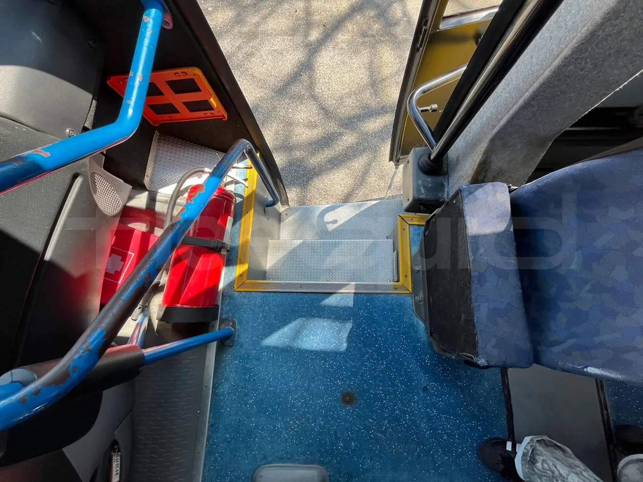 Iveco Cacciamali 65C/ Euro 3 - 122 Kw - 7,990 Mt - hostess seat photo
