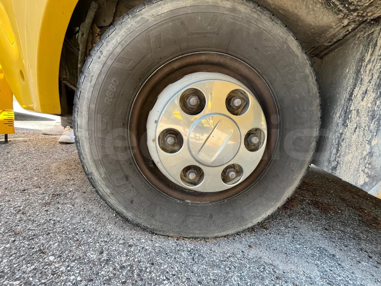 Iveco Cacciamali 65C/ Euro 3 - 122 Kw - 7,990 Mt - front left tire measurements