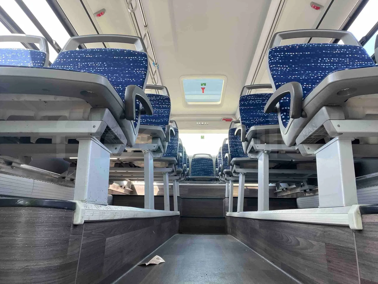Man Lion's Intercity - seat brackets photo